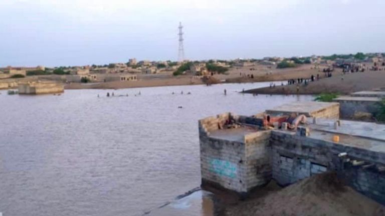 مياه الأمطار تغرق عدة مناطق في اليمن