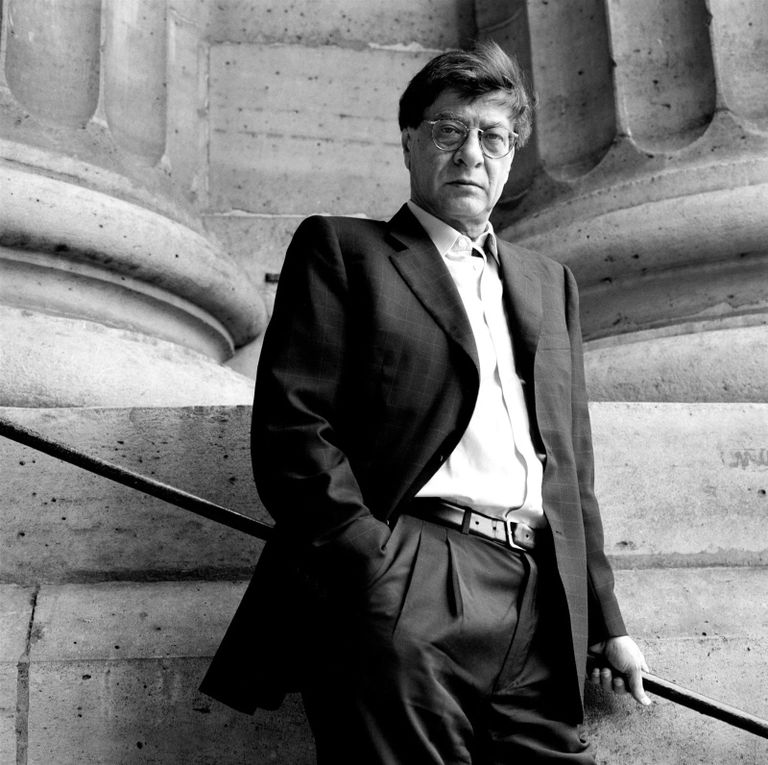 الشاعر الفلسطيني محمود درويش