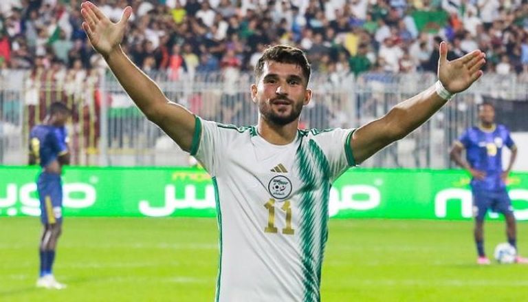 حسام عوار بقميص منتخب الجزائر