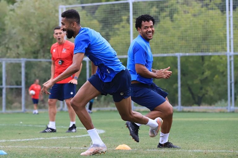 نيوم السعودي أحمد سيد "زيزو"