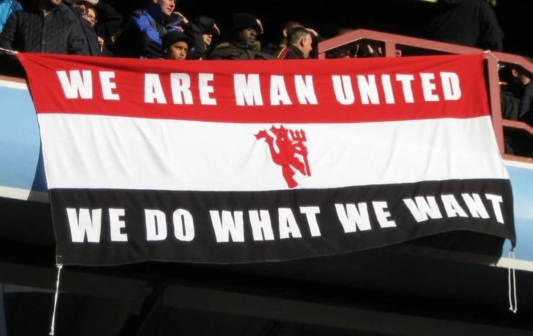 علم مانشستر يونايتد القميص الثالث لمانشستر يونايتد