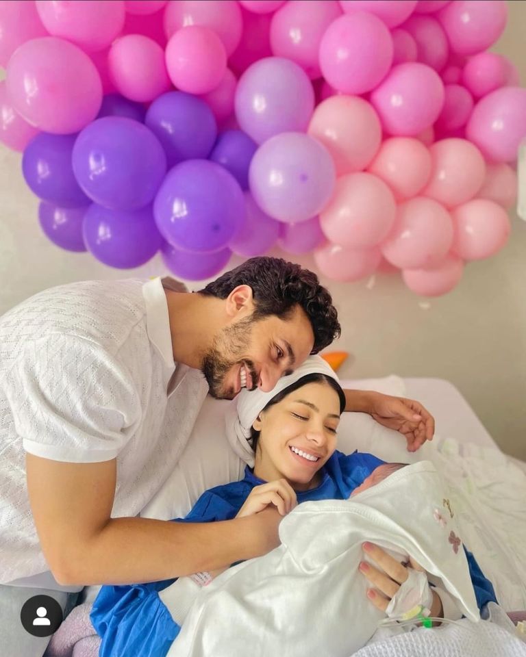 منة السني تحتفل بمولودتها الأولى