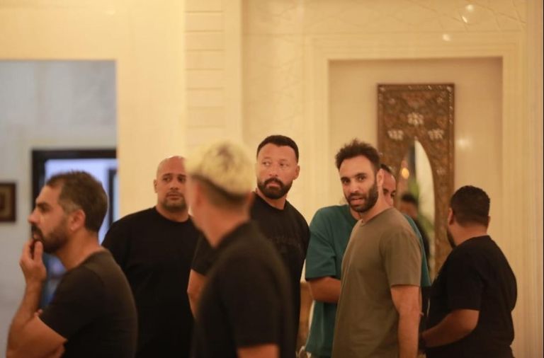 أحمد صلاح حسني يستقبل المعزين