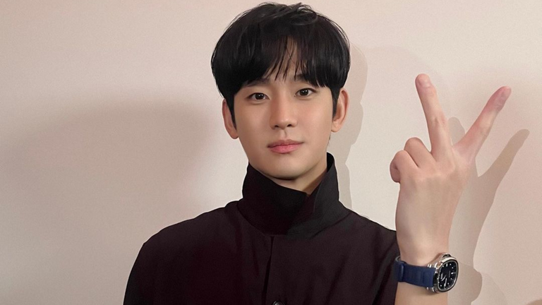 توم كروز في ختام أولمبياد باريس