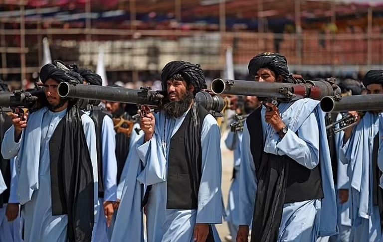 جانب من العرض العسكري لطالبان