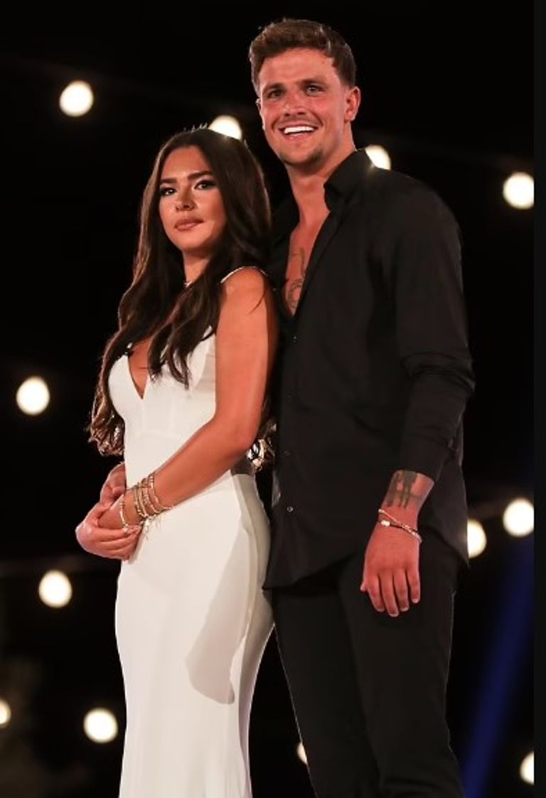 أبطال برنامج "جزيرة الحب"