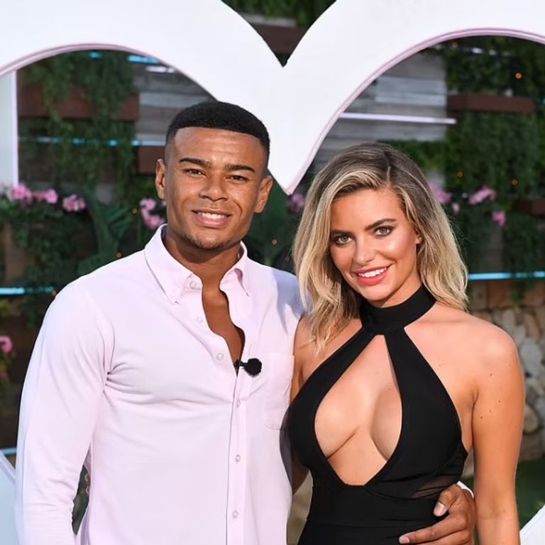 أبطال برنامج "جزيرة الحب"