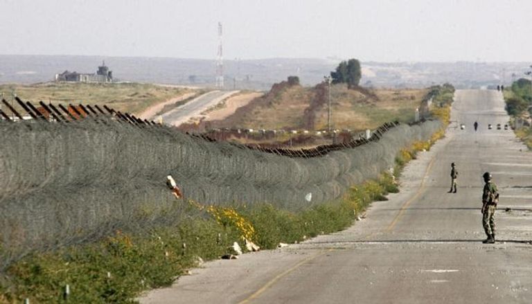 دوريات على طريق مواز لمحور فيلادلفيا