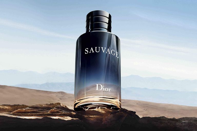 عطر ديور سوفاج أحد أفضل عطور رجالية يفضلها النساء أفضل عطور رجالية تفضلها النساء