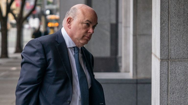 نجاحات وإنجازات مايك لينش