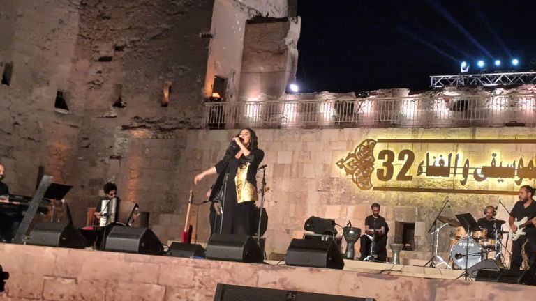 دينا الوديدي تشيد بمهرجان القلعة وتكشف عن أمنية لـ&laquo;العلمين&raquo; - صورة 1