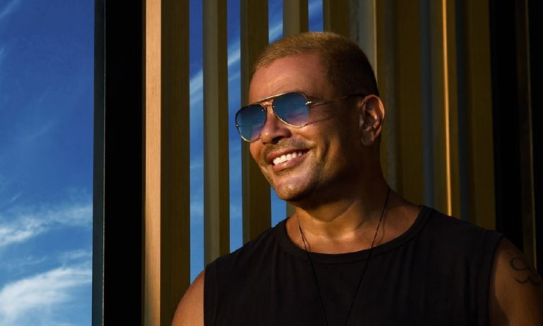 النجم عمرو دياب