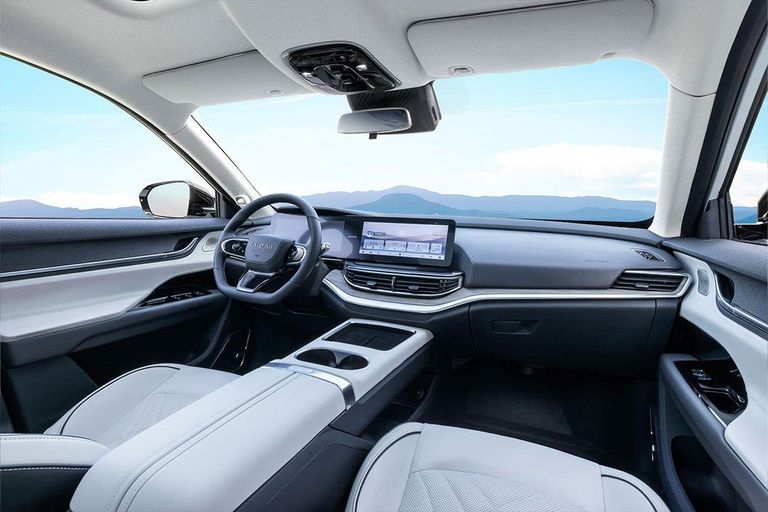 سيارة شيري "EQ7" الكهربائية الجديدة