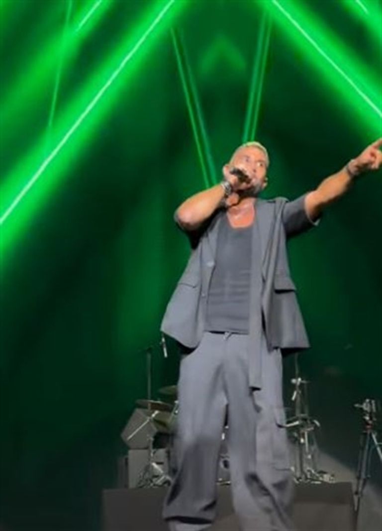 أحمد سعد بالزي السعودي