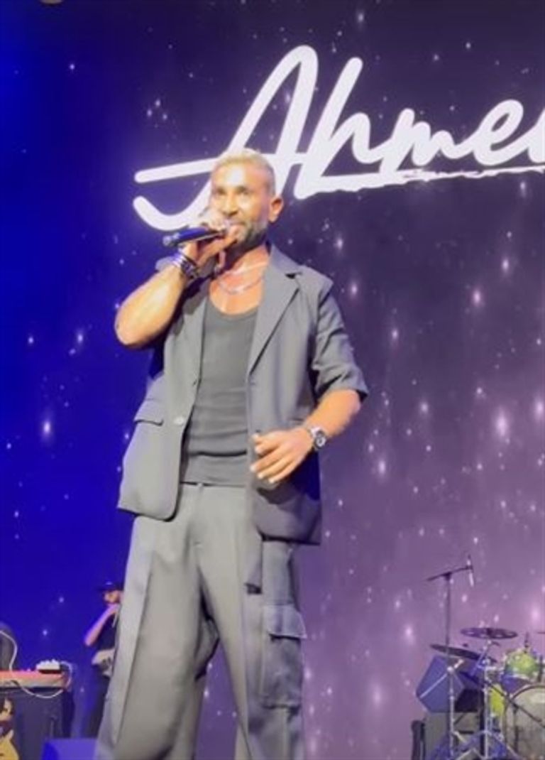 أحمد سعد بالزي السعودي