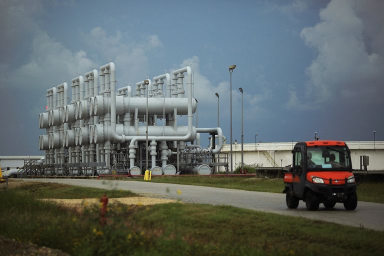 مستودعات النفط الأمريكي واشنطن تتحكم ببراعة في احتياطي النفط الاستراتيجي