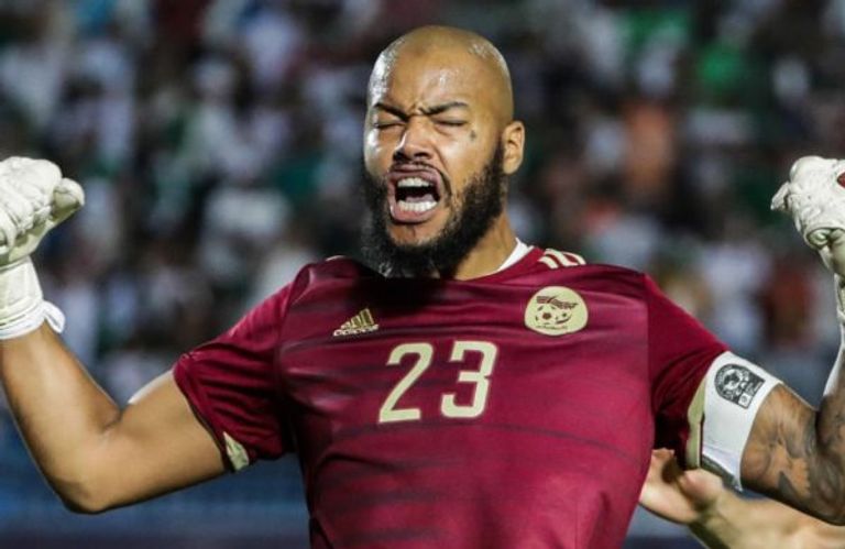 رايس مبولحي النجم رياض محرز