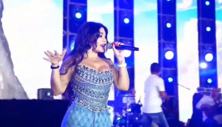 الفنانة هيفاء وهبي