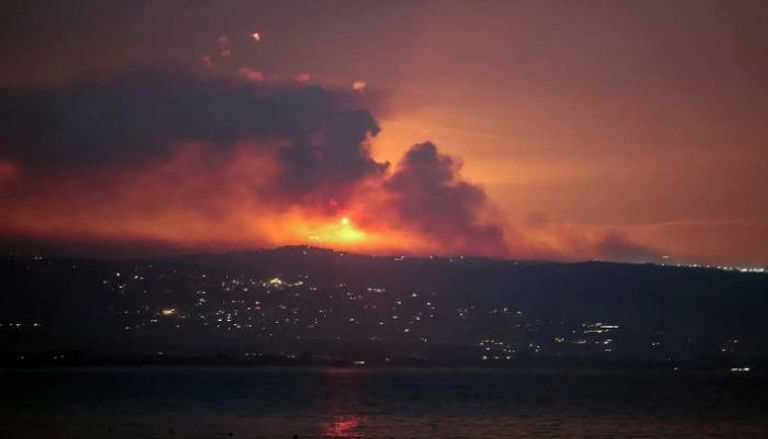 تصاعد الأدخنة جراء القصف الإسرائيلي على لبنان