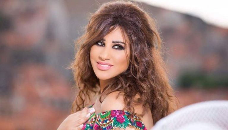 الفنانة نجوى كرم