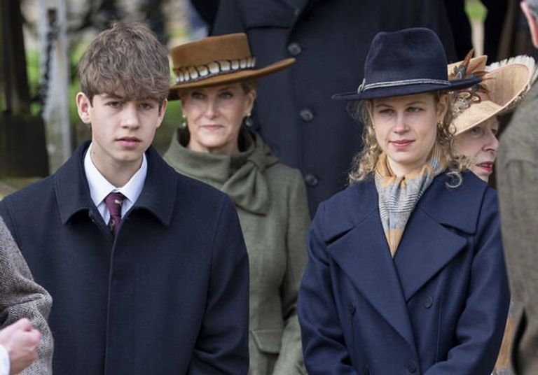 أوجيني وبياتريس وهاري وميغان