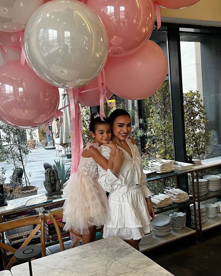 باسل خياط مع زوجته