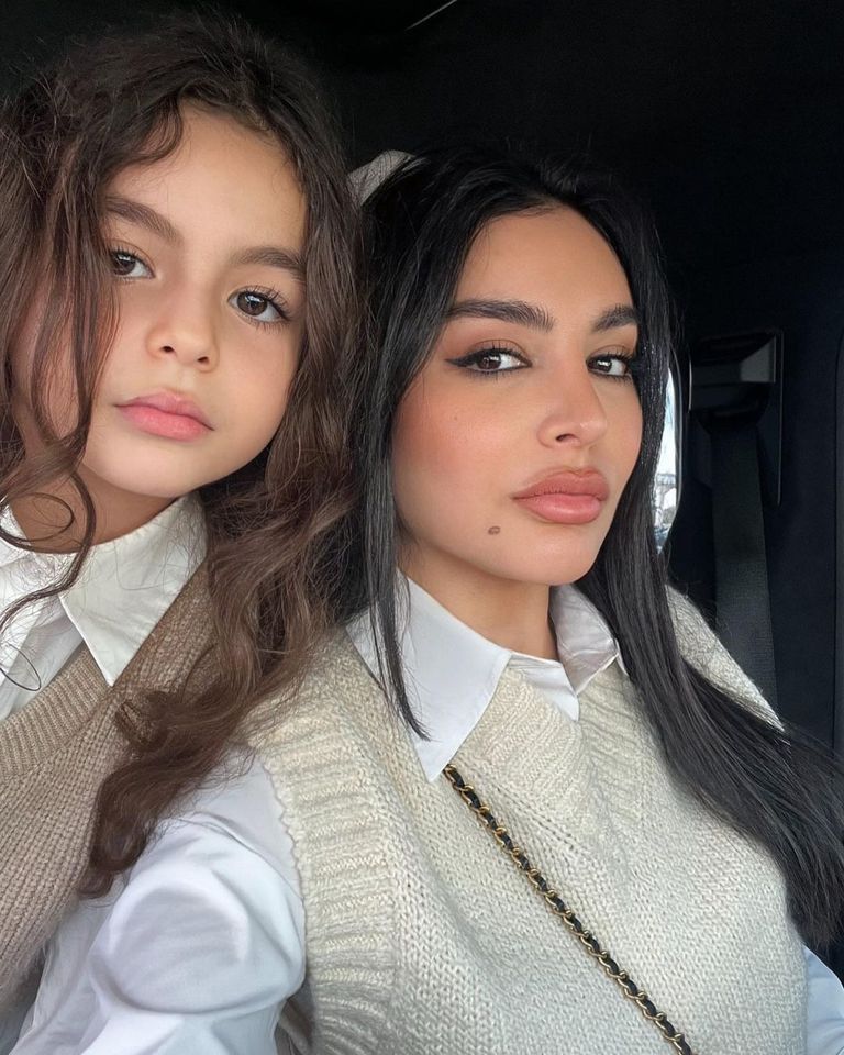 باسل خياط مع زوجته