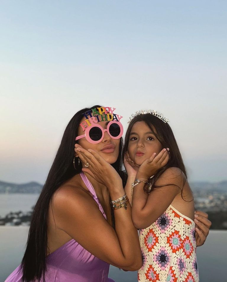 باسل خياط مع زوجته