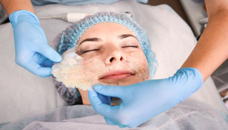 أضرار تنظيف البشرة حسب نوعها أضرار تنظيف البشرة حسب أنواعه المختلفة العميق