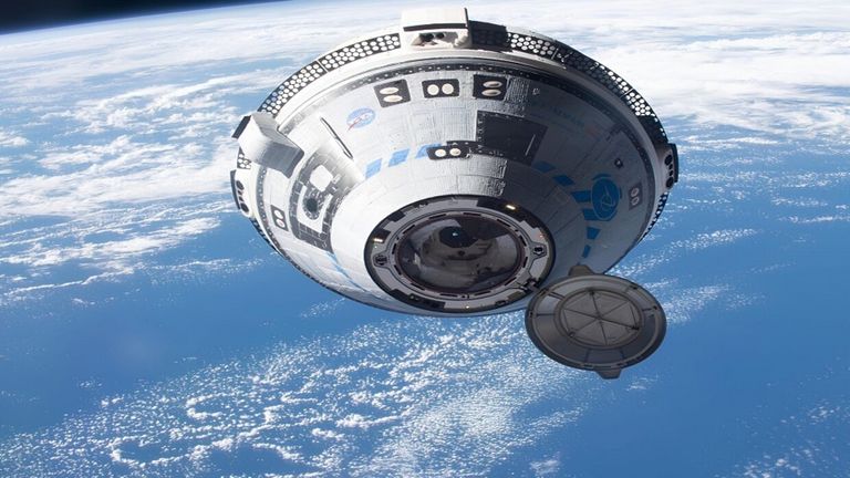 رائدا الفضاء العالقين