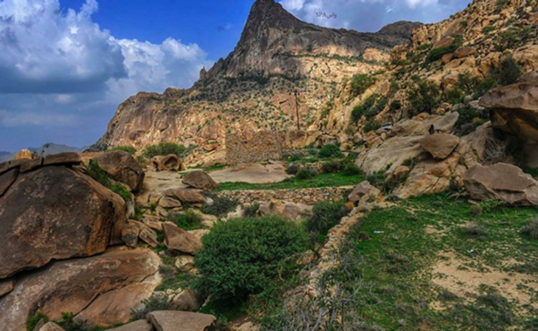 جبل شدا أحد أماكن التخييم في الباحة