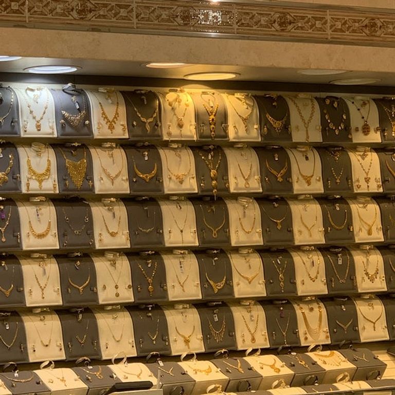سوق الذهب أحد أفضل مراكز التسوق في الباحة