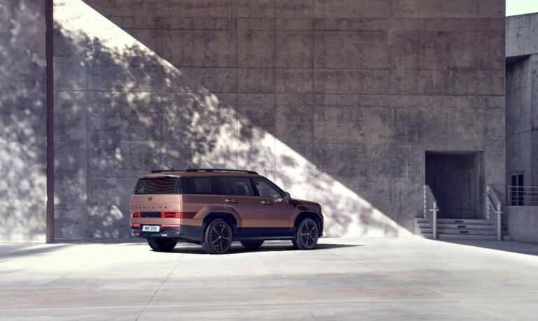 سيارة "هيونداي سانتافي" موديل 2025