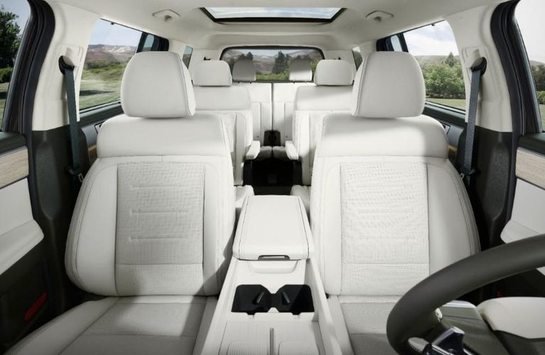 سيارة "هيونداي سانتافي" موديل 2025