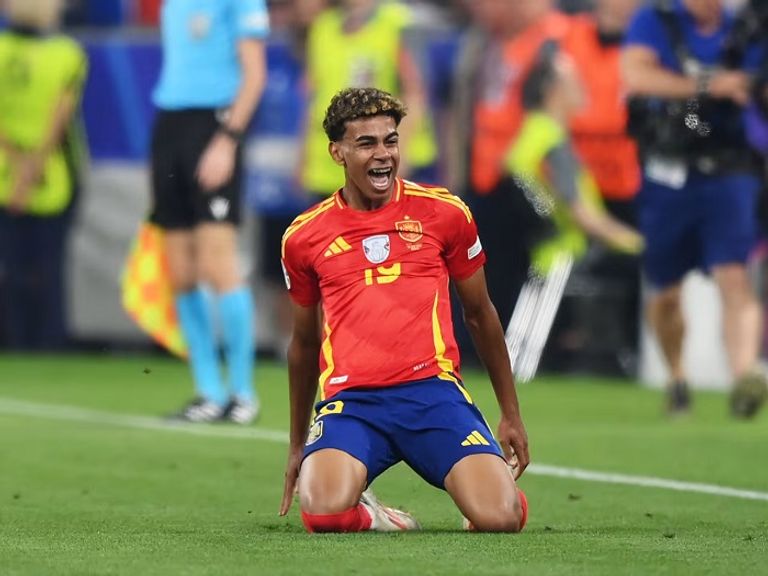 لامين يامال ليونيل ميسي ولامين يامال