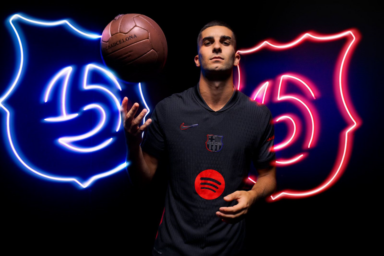 قميص برشلونة الأسود قميص برشلونة الأسود