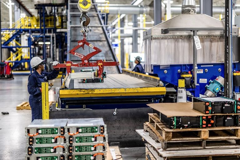 إنتاج بطاريات الليثيوم آيون في الصين