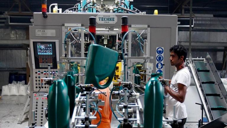 انتعاش نمو القطاع الخاص غير النفطي بالإمارات في أغسطس