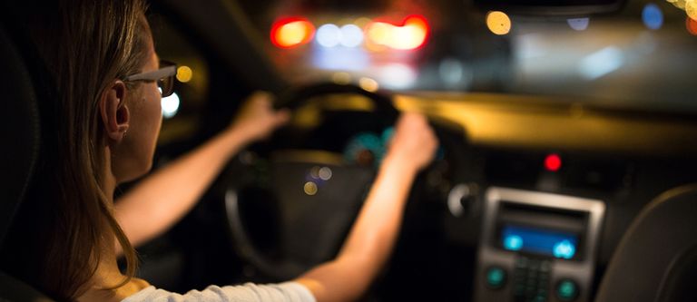 نصائح لسلامة السائق في الليل نصائح أساسية للقيادة الليلية