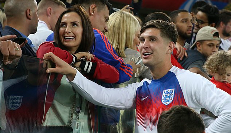 جون ستونز وميلي سافاج جون ستونز نجم مانشستر سيتي ومنتخب إنجلترا