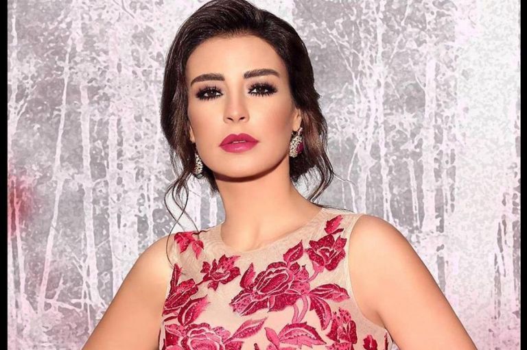 الممثلة اللبنانية ماغي بو غصن