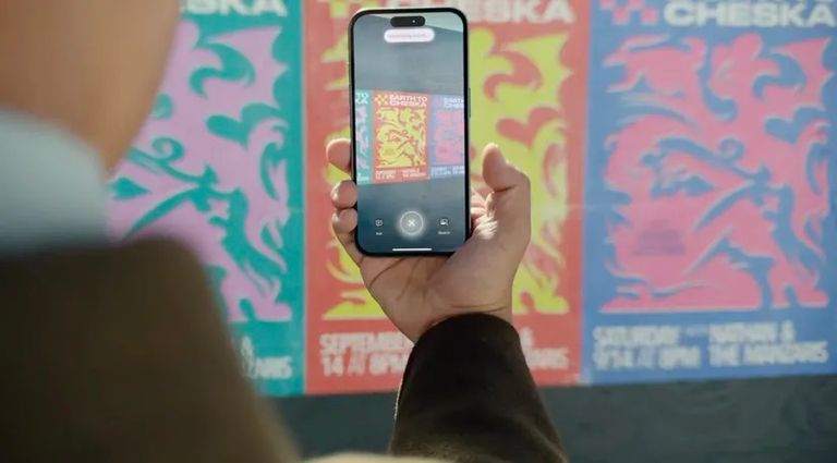 آيفون 16 يكتسب ذكاء بصريًا ميزة مساعدة ضعاف السمع من أبل