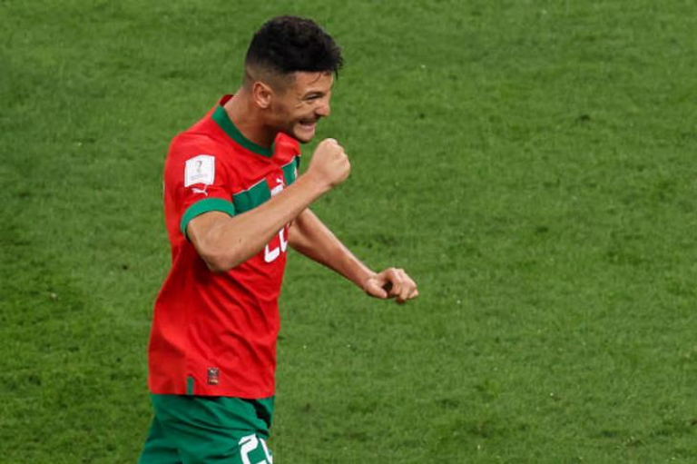 أشرف داري لاعب الأهلي ومنتخب المغرب إمام عاشور وعمر كمال