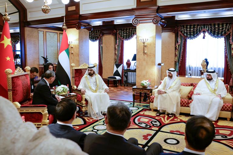 الشيخ محمد بن زايد آل نهيان رئيس دولة الإمارات ورئيس مجلس الدولة الصيني