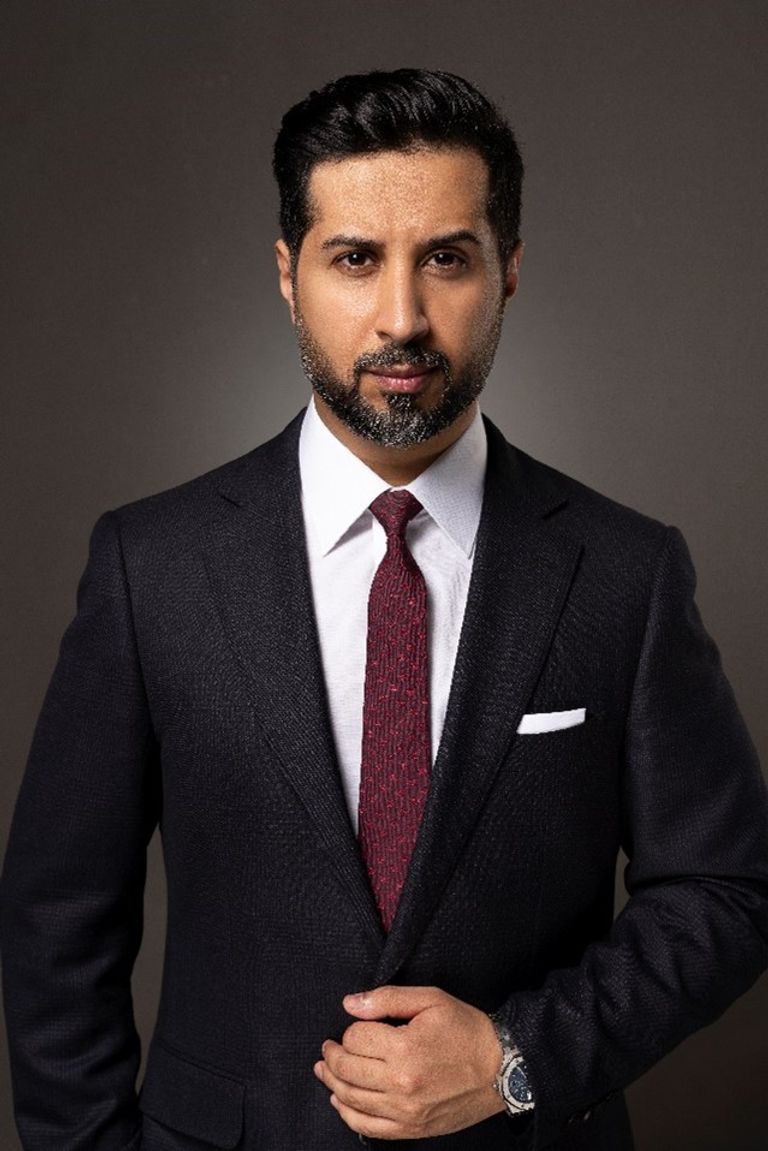 الإعلامي الإماراتي البارز فيصل بن حريز