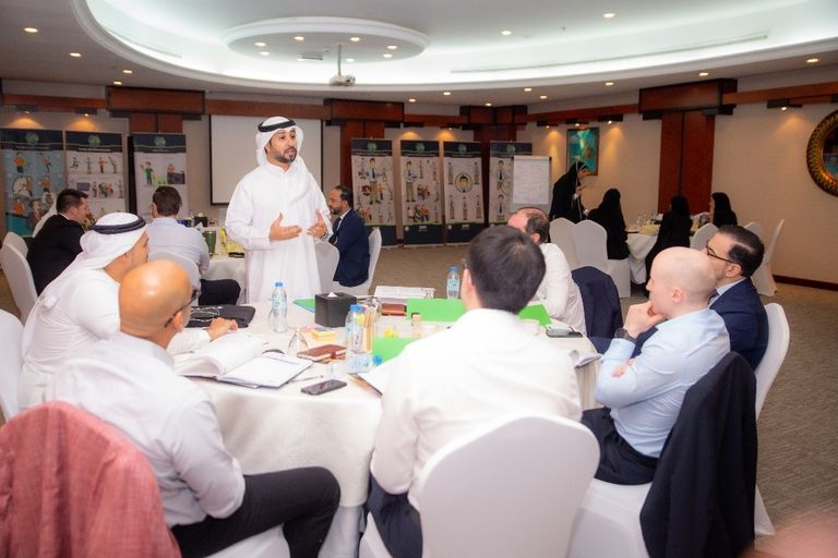 الإعلامي الإماراتي البارز فيصل بن حريز