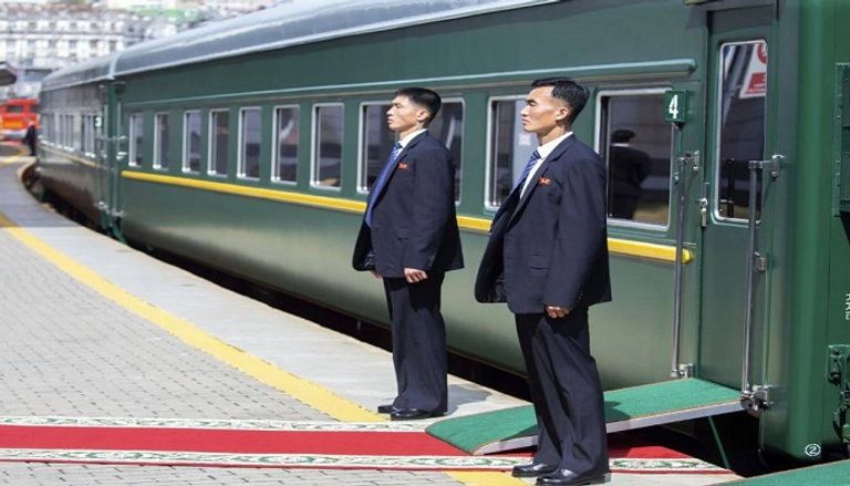 كيم يغادر قطاره المدرع