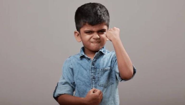 التعامل مع الطفل العنيف