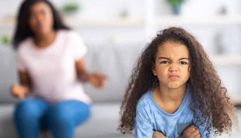 دور الأهل في تعديل سلوك الطفل العنيف