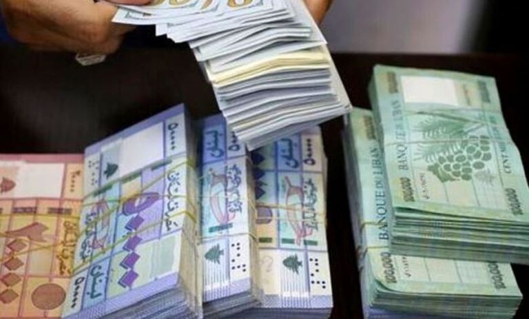 ليرة لبنانية ودولار أمريكي - أرشيفية أوراق نقدية فئة 100 ألف ليرة لبنانية